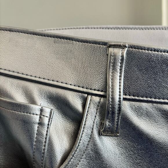 Abercrombie & Fitch Silver Metallic Faux Leather Pants Curve Love Size 4s - Picture 4 of 10